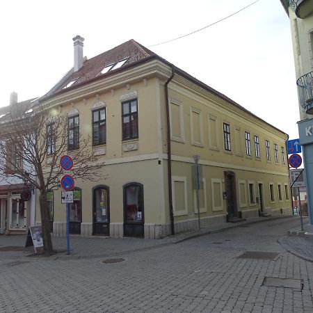 Óváros Apartman Veszprém Exterior foto