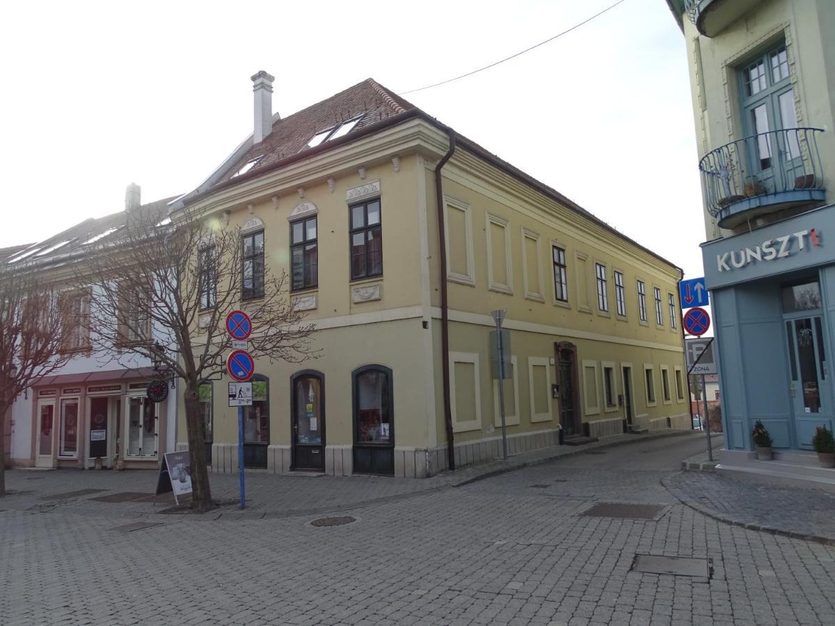 Óváros Apartman Veszprém Exterior foto