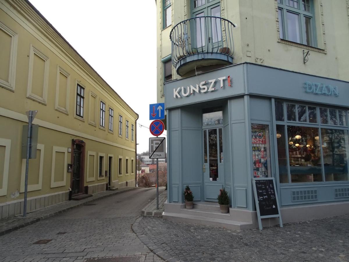 Óváros Apartman Veszprém Exterior foto