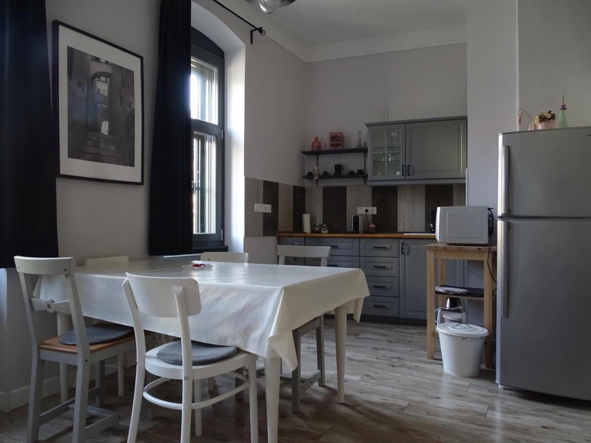 Óváros Apartman Veszprém Exterior foto